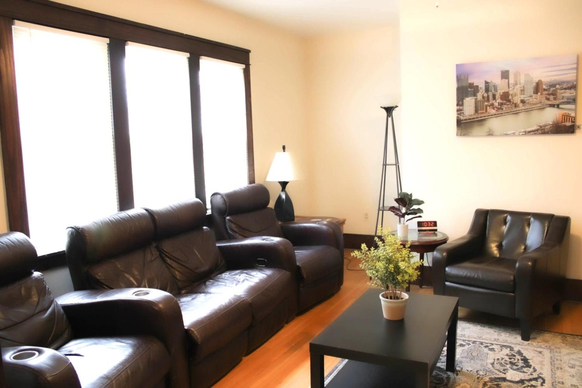 Comfy And Spacious 3 Bedroom - Easy City Access 피츠버그 외부 사진